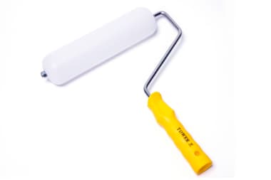 Tower Plastic Roller with Handle 9"